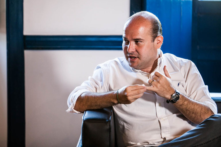 Roberto Cláudio (PDT) avisa aos correligionários que vai procurar Eunicio Oliveira (PMDB) em Brasília