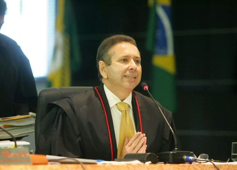 AJE Fortaleza recebe presidente do TCM, Domingos Filho no “Café com debate”