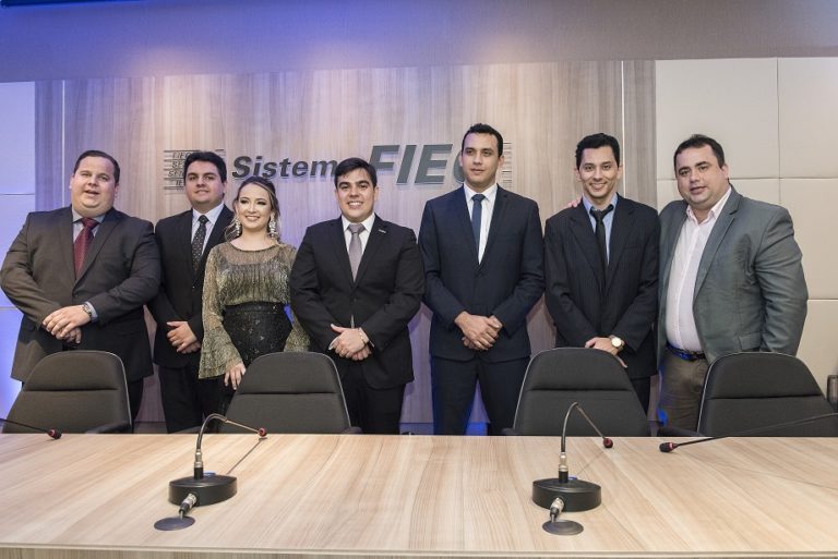 FAJECE empossa sua nova Coordenação-Geral 2017/2018