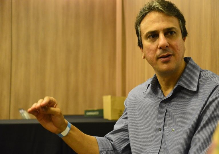 Heitor Férrer denuncia desperdício de dinheiro público pelo Governo do Estado