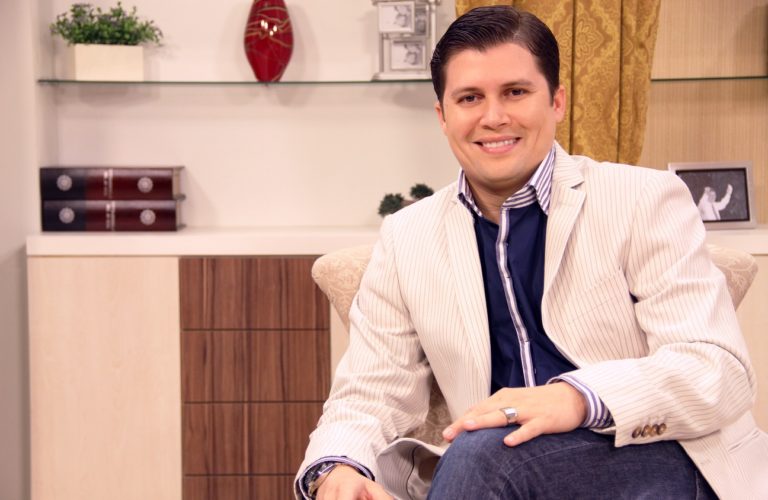 Editorial: Revista comemora um mês de estréia da coluna ‘Diálogos da Fé’ com Pr.Davi Goes