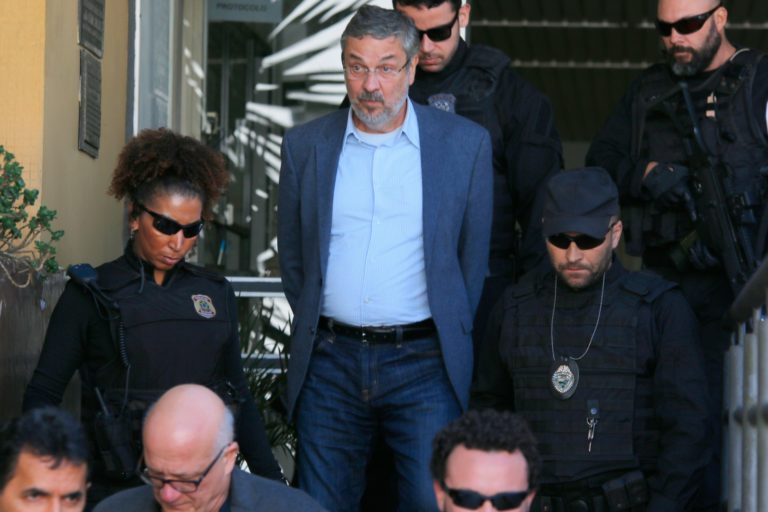 Palocci diz: “Lula sucumbiu ao pior da política, presenciei o desmonte moral de Lula”