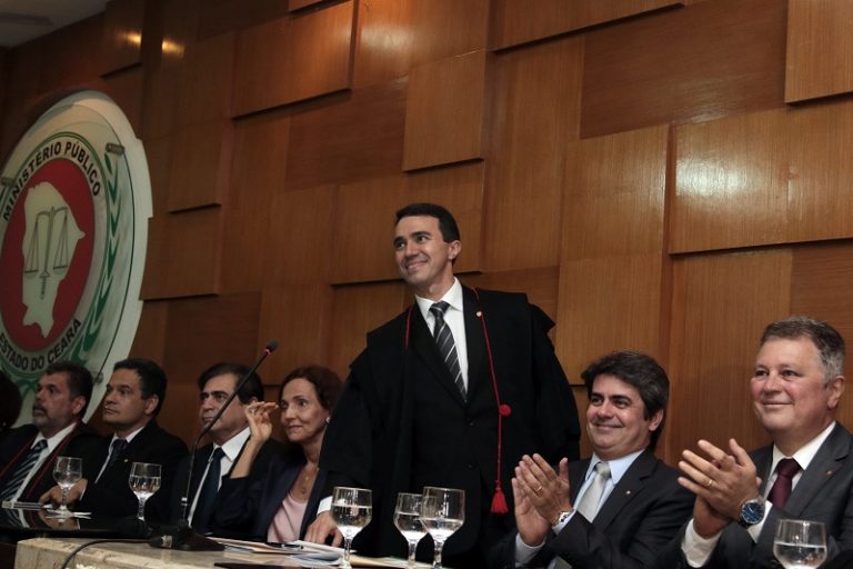 MP-CE investiga possíveis fraudes de licitações em 49 municípios cearenses