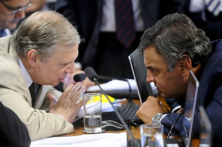 Lava-Jato / Tasso e maioria do Senado votam contra o afastamento de Aécio Neves