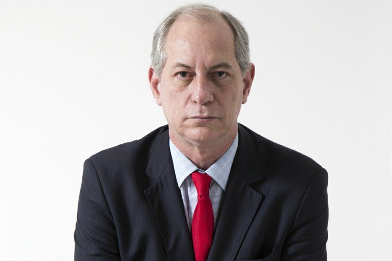 Justiça condena Ciro Gomes a pagar indenização de 30 mil a Capital Wagner (PR)