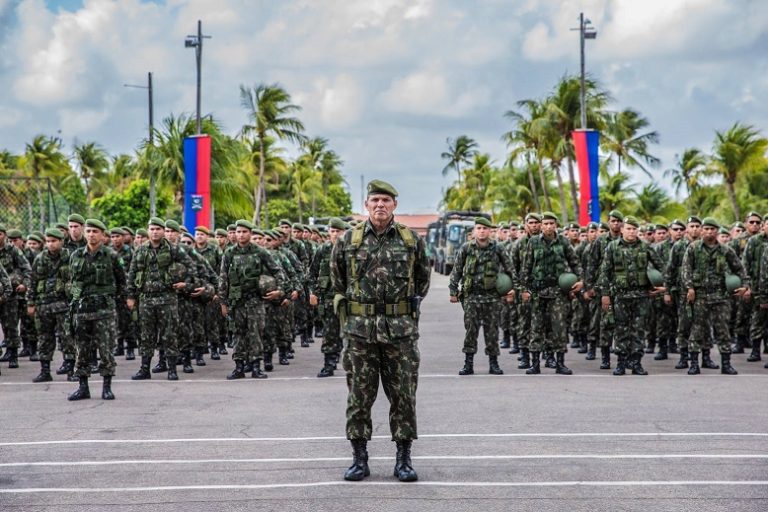 Ceará / Soldados do exército desviaram carga de 14 mil cartuchos de fuzil para facção