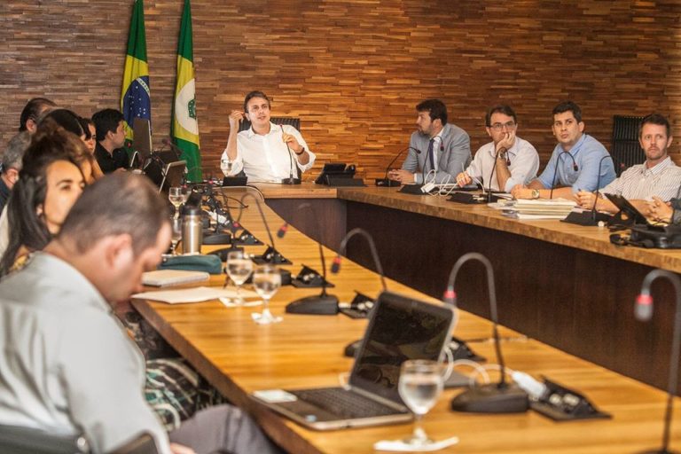 Saúde / A falência do plano ISSEC no governo Camilo Santana (PT)