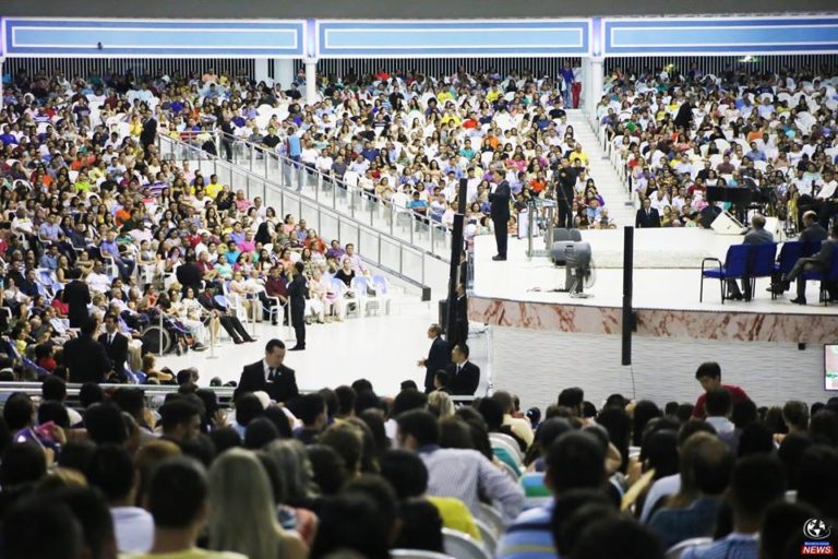Política / Voto evangélico será decisivo nas eleições desse ano, diz pequisa