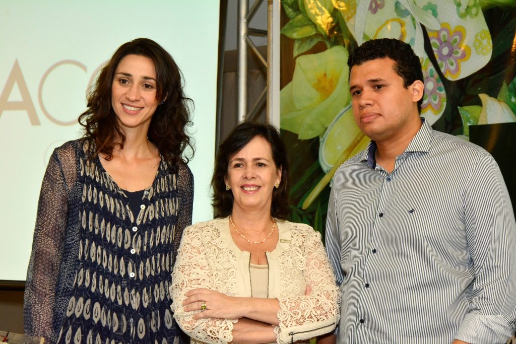 Foto Esdras Guimarães Graziela Caroli gerente nacional de Franquias da Casa Cor Neuma Figueiredo Diretora Geral Casa Cor Ceará e Victor Guimarães diretor operacional Casa Cor Ceará