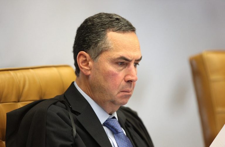 Jornalistas não podem ser proibidos de publicar críticas, diz STF