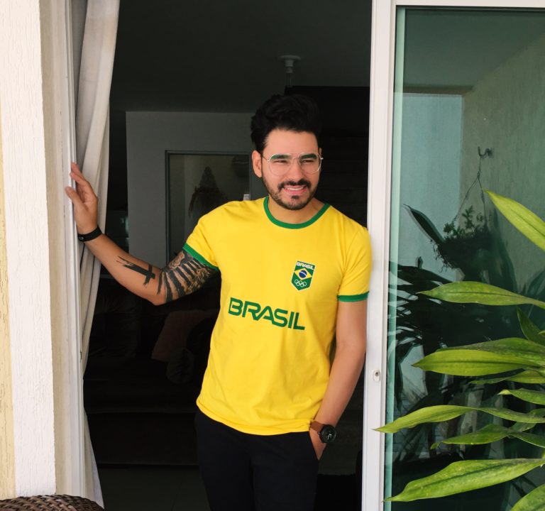 Estilo na Copa: óculos de grau se transformaram em acessórios modernos e charmosos