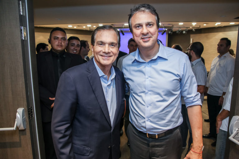 Eleições / Beto Studart doa R$: 100 mil a reeleição de Camilo Santana (PT)