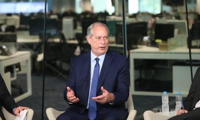 Eleições / Ciro ataca alto comando do Exército Brasileiro e critica golpe militar