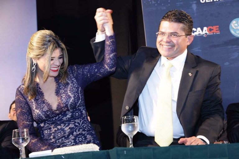 Eleições / Advogada e Profª. Roberta Vasques licencia-se para disputar presidência da OAB-CE