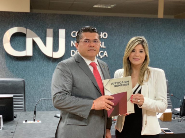 Eleições / Profª e Advogada Roberta Vasques candidata a OAB-CE define chapa