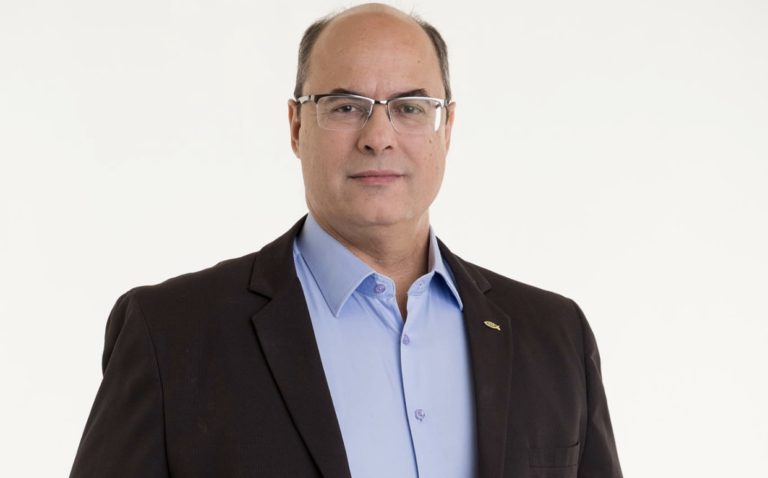 Na contra-mão de Camilo Santana no CE, Wilson Witzel diz que vai atirar em criminosos para matar no RJ