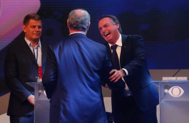 Eleições / Candidato Bolsonaro abre vantagem contra Haddad e mantém liderança com folga