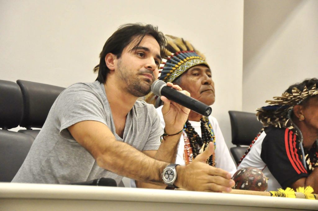 FB46ACE9 88EA 4F51 AF50 A8D1243A2B10