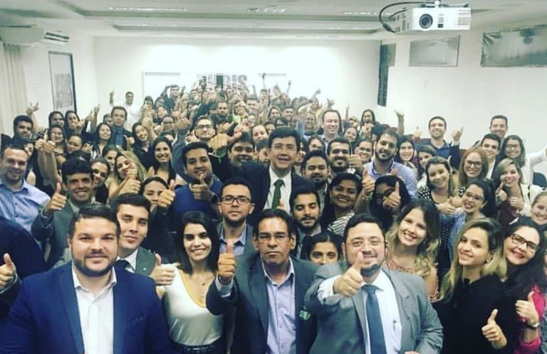 Edson Santana, à frente do Movimento União Pela Ordem, é um dos favoritos para a nova presidência da OAB Ceará