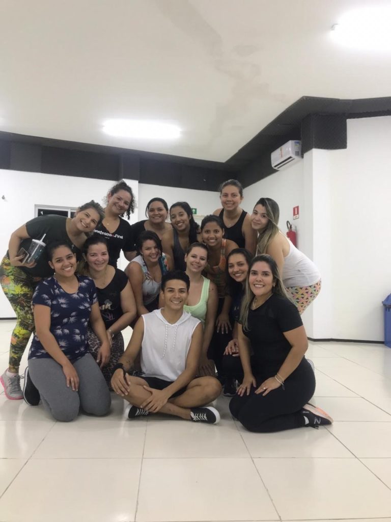 Empresa cearense aposta em FitDance para motivar equipes
