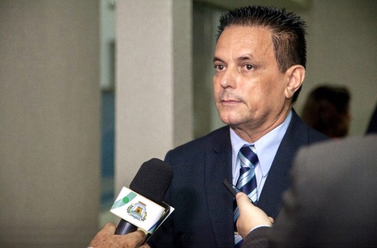 Vereador de Fortaleza bate recorde com 900 matérias apresentadas em plenário