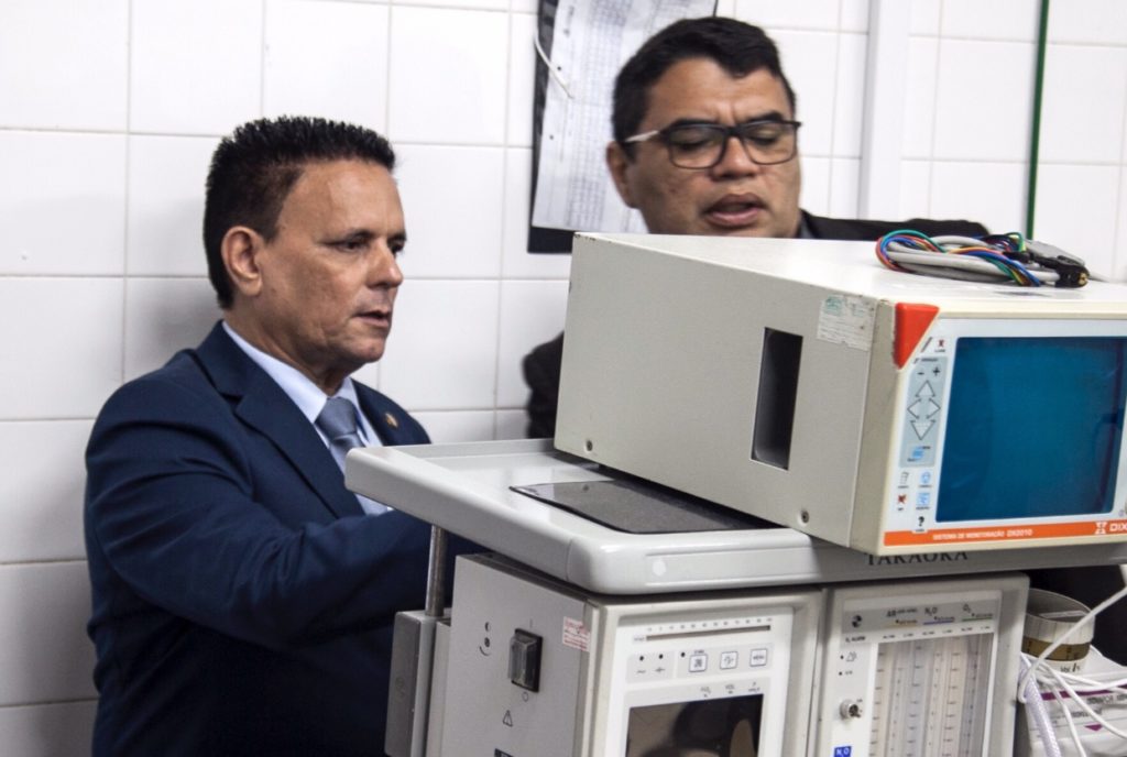 E4EBC09E FEF7 4BF4 B563 986C0D056145