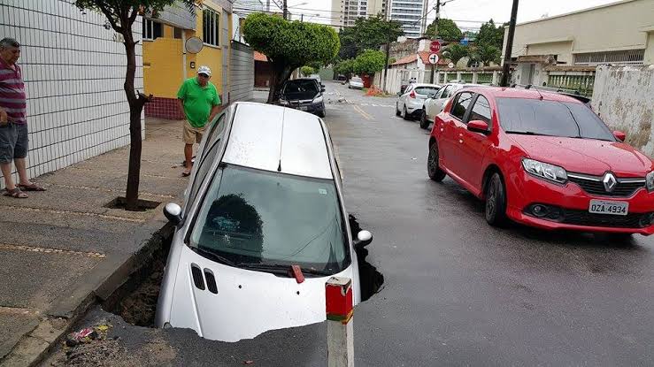 Projeto na Câmara Municipal punirá empresas que danificam vias de Fortaleza