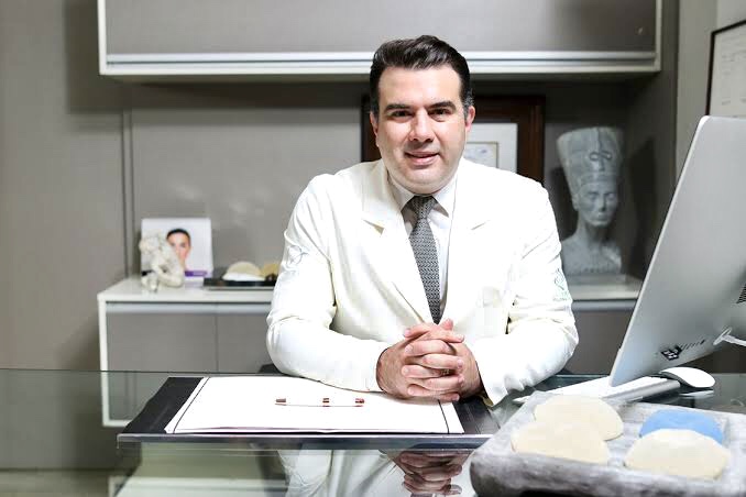 Cirurgião Plástico se torna alvo de nova investigação por suposto erro médico em paciente