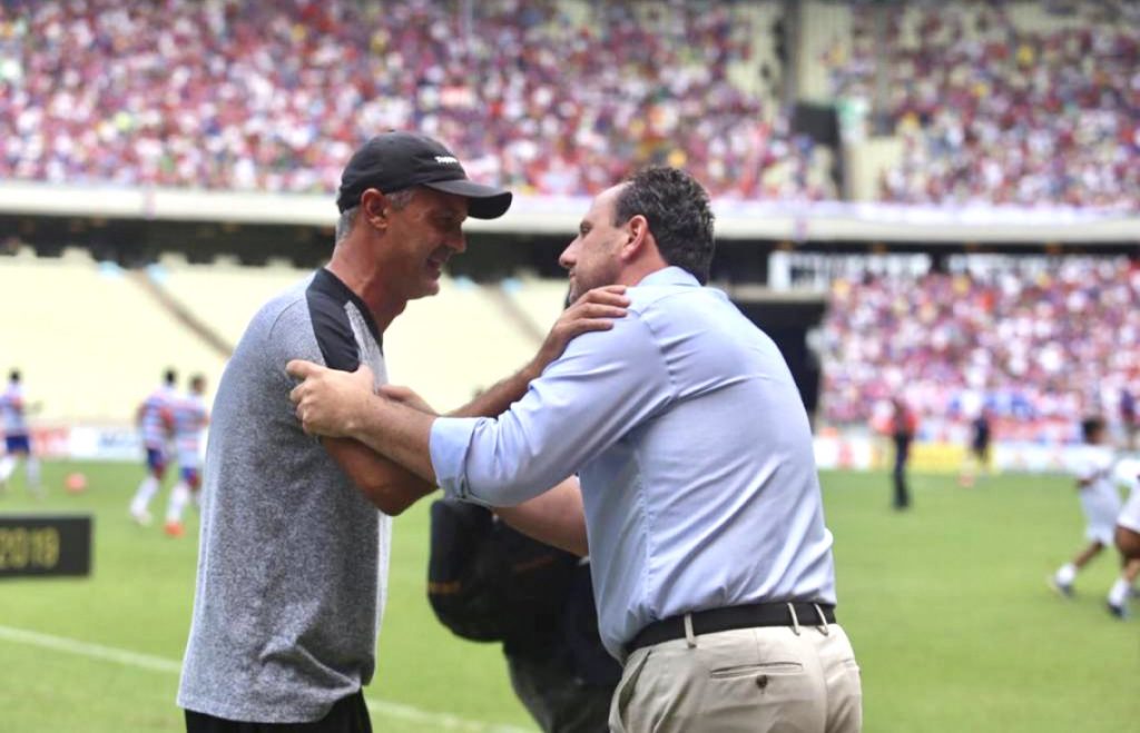 2352CF9B 5D64 4CD3 A0D9 6BA6971D770C