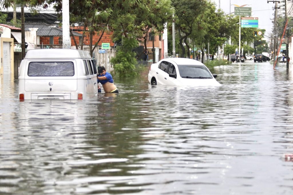 D998EE4D 8BBE 4E9B A4CF C2743E3940D6