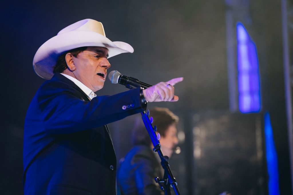 054F38AC 49F6 4C72 BE65 E08E35FB9082