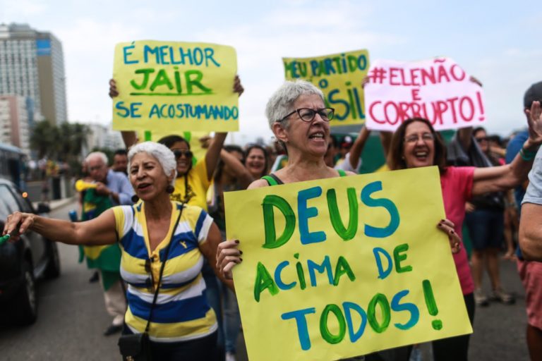 Multidão vai às ruas em 312 cidades do Brasil em apoio ao governo Bolsonaro