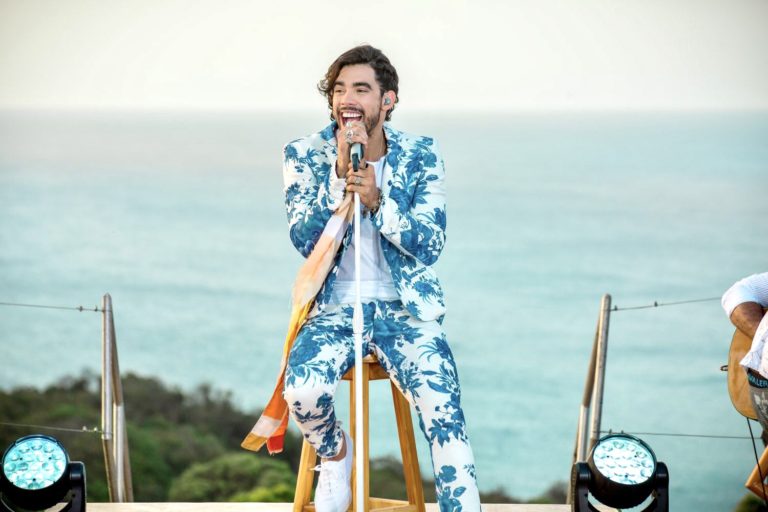 URGENTE / Avião cai com cantor Gabriel Diniz em Sergipe