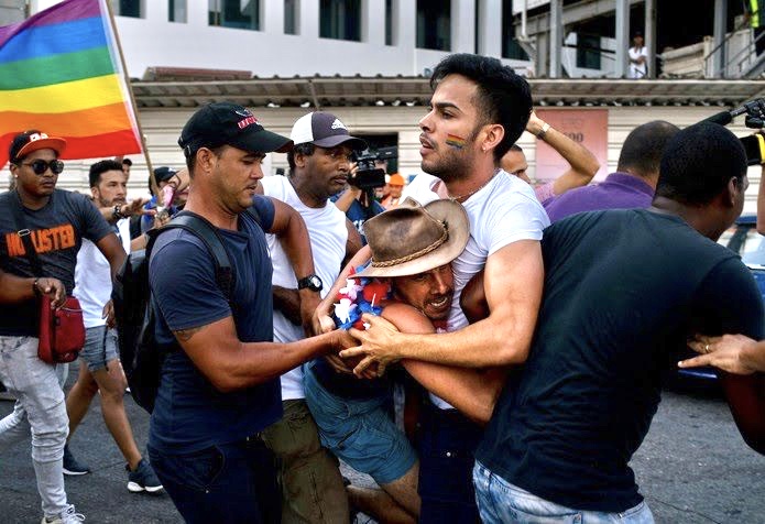 Em crise financeira e escassez, Cuba cancela patrocínio e evento LGBT no país