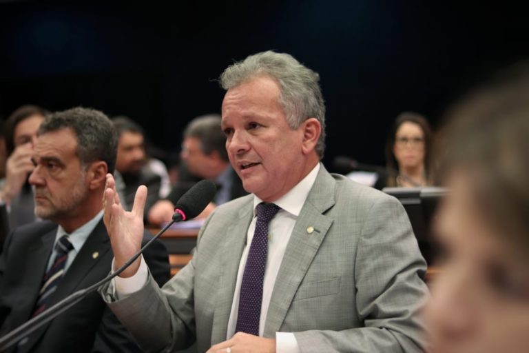 Líder do PDT diz que manifestações de domingo, (26) foi uma hostilidade à deputados