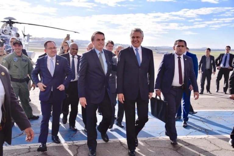 “Não está na hora de termos um ministro do STF evangélico?”, pergunta presidente Bolsonaro