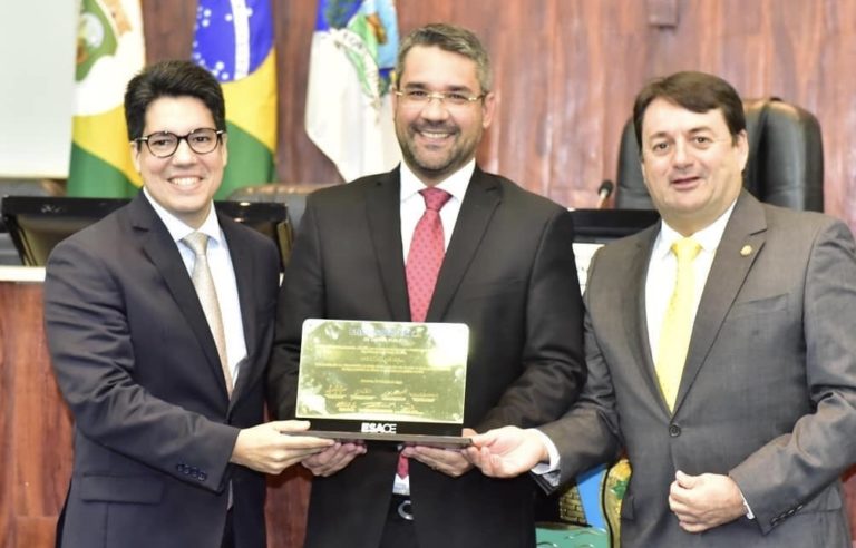 Câmara Municipal e Assembleia Legislativa homenageiam CAACE pelos 76 anos de atuação no Ceará