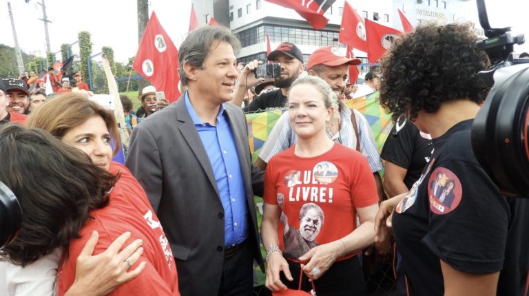 PT usou fundo partidário para bancar campanha ‘Lula livre’ no Brasil