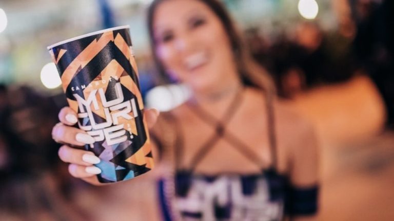 Foliões denunciam furtos de aparelhos celulares em Camarote Mucuripe do Fortal