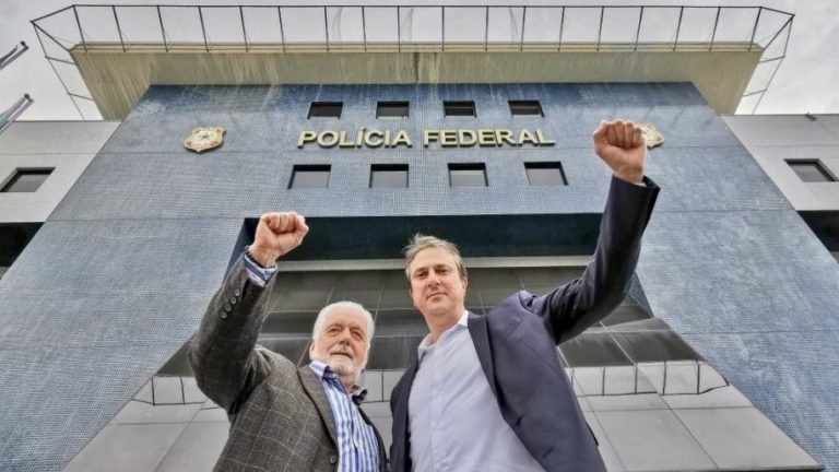 Governador Camilo Santana (PT) visita Lula, preso em Curitiba