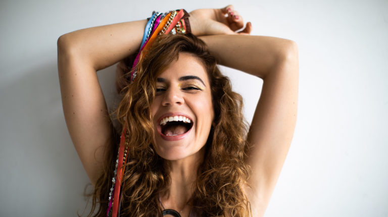 Mariana Aydar faz apresentação no encerramento do ‘Circuito Sesc Junino’ em Fortaleza