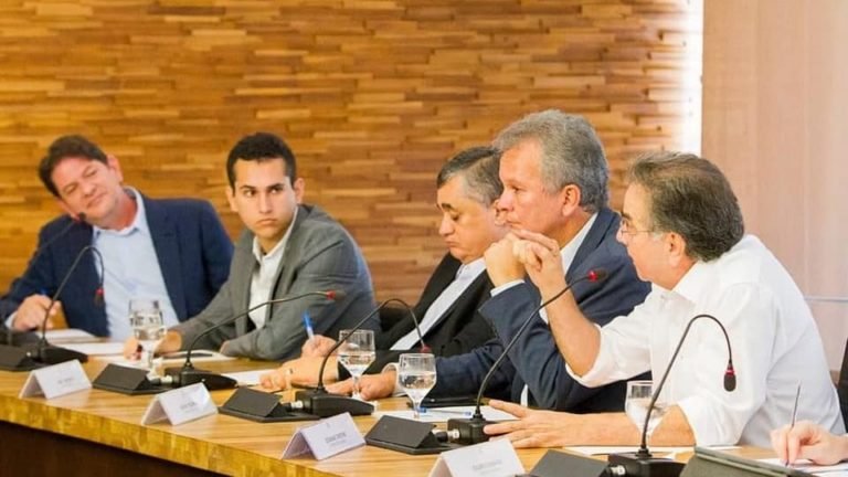 12 dos 22 deputados federais cearenses aprovam fundão eleitoral de quase R$ 4 bilhões