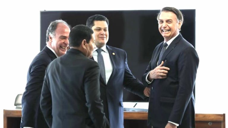 Sérgio Moro avisou sobre ação da PF no Senado contra líder do governo Bolsonaro