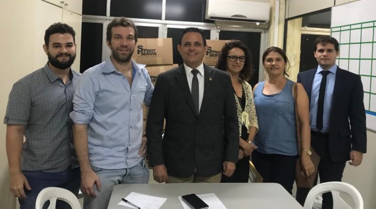 Servidores dos Centros de Atendimento Psicossocial, CAPS, buscam ajuda parlamentar