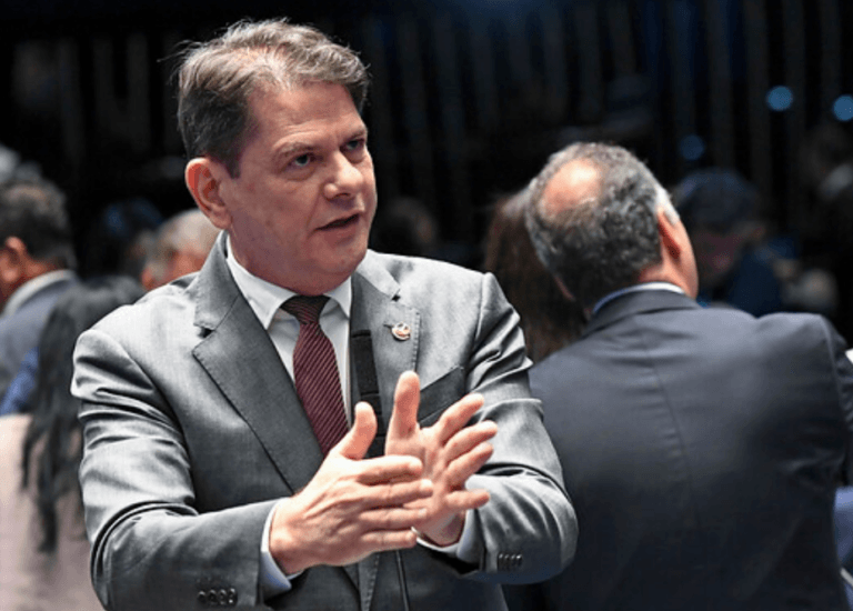 Senador Cid Gomes (PDT) critica deputados a favor da prisão em 2ª instância; “Santos do pau oco”