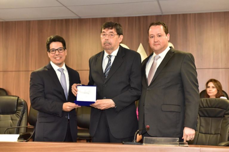 Escola de Advocacia comemora seu trintenário com solenidades e homenagens