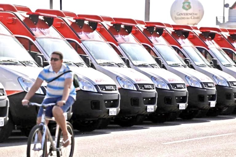 Parte da frota de ambulâncias doadas pelo Governo Federal ao Ceará, segue inutilizada