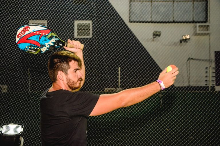 Beach Tennis: modalidade fitness que gasta até 500 calorias por hora ganha três novas quadras na Greenlife Family Club Guararapes