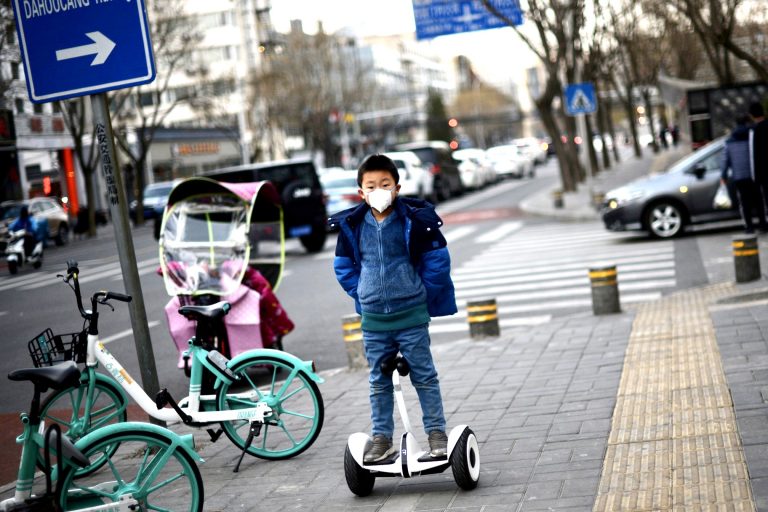 Sobe para 1.870 o número de mortes por novo coronavírus na China