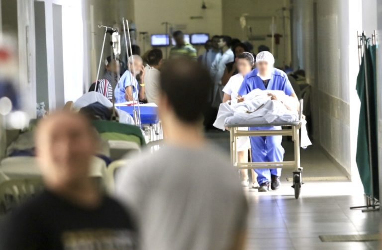 Cresce o número de pacientes que recorrem a justiça em busca por cirurgias, leitos e remédios em hospitais públicos do Ceará